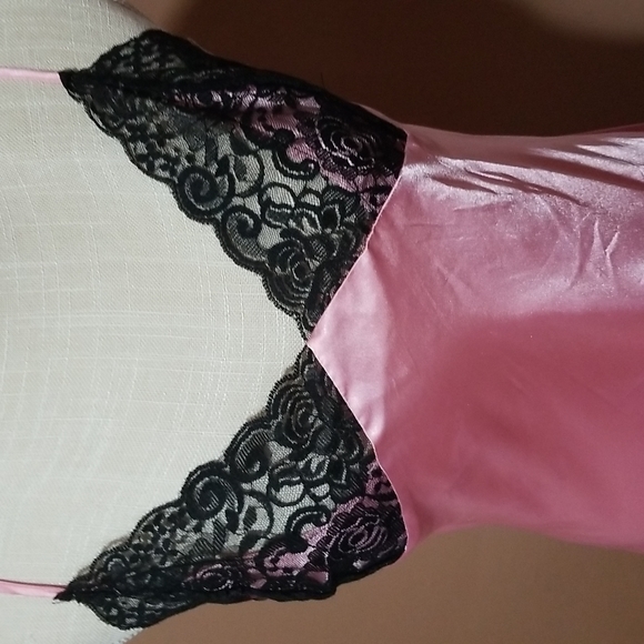 Fredricks of Hollywood. Large  camisole. - Picture 6 of 7